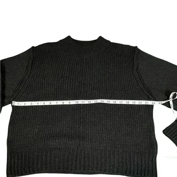 Topshop Knitted Crew with Raglan and Exposed Seam Sweater Black Size Medium NWOT - Picture 6 of 10
